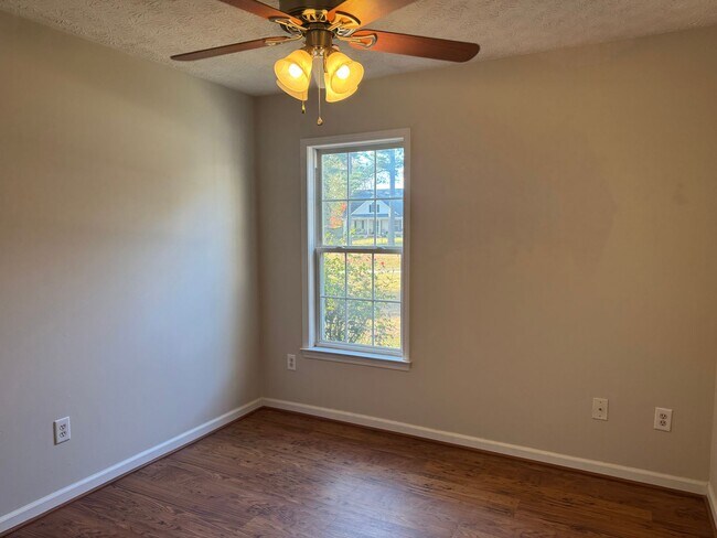 Foto del edificio - Beautiful home in Tucker Creek