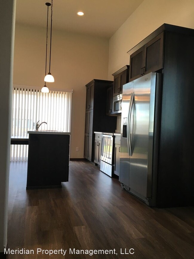 Building Photo - 3 br, 3 bath House - 6096 Autumn Dr