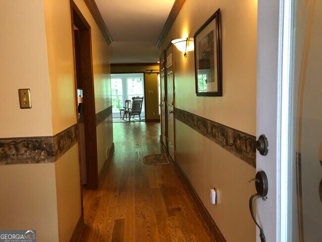Foto del edificio - 783 Henderson Falls Rd