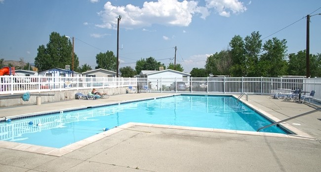 Pool - Golden Terrace West