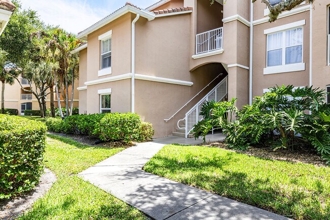 Building Photo - 5060 Fairways Cir