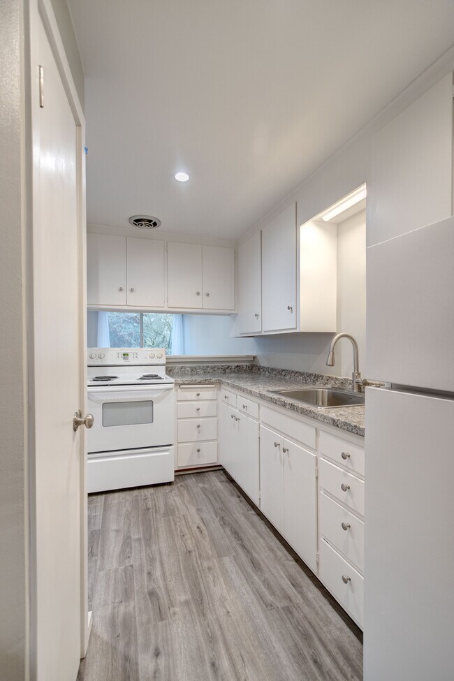 Building Photo - 8741 Seward Park Ave S