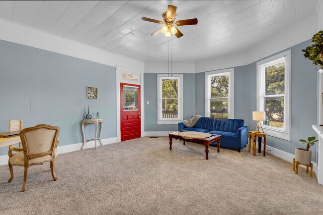 Foto del edificio - 1100 SF suite/apt in Historic Home, 1 bed/...