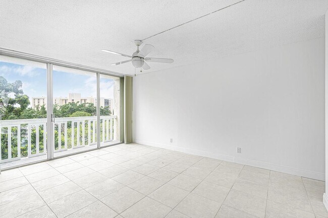 Building Photo - 7081 Environ Blvd
