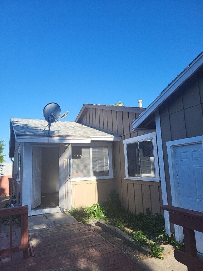 Building Photo - 6580 Fern St -  2br 2ba home in Stead with...