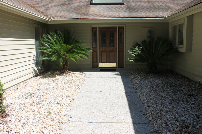 Foto del edificio - 196 Whiteoaks Cir