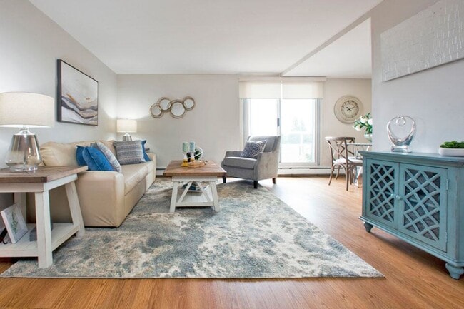 Building Photo - Capitol Hill Apartments