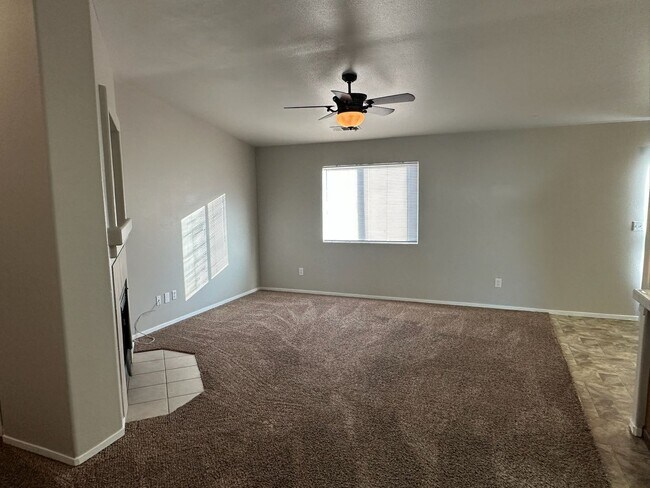 Foto del edificio - 3747 W Sweet Ave