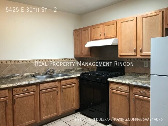 Building Photo - Central Tucson - Close to Everything!