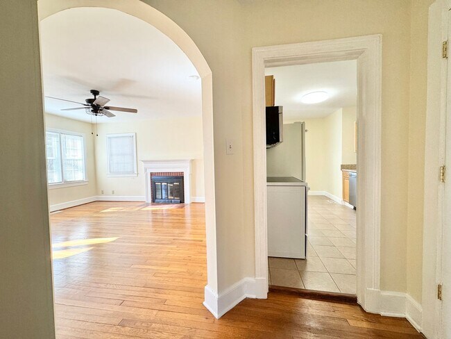 Building Photo - Unique 3 Bedroom on Large Lot with Detache...