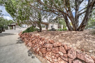 Building Photo - 204 Bowstring Dr