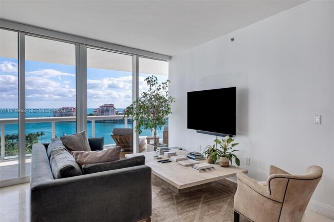 Foto del edificio - 1000 South Pointe Dr