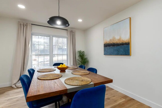 Foto del edificio - 306 W Lookout Dr