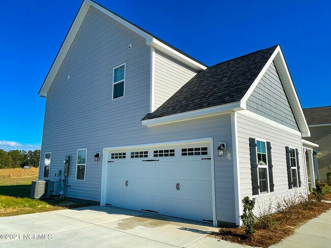 Building Photo - 134 Peletier Shores Dr