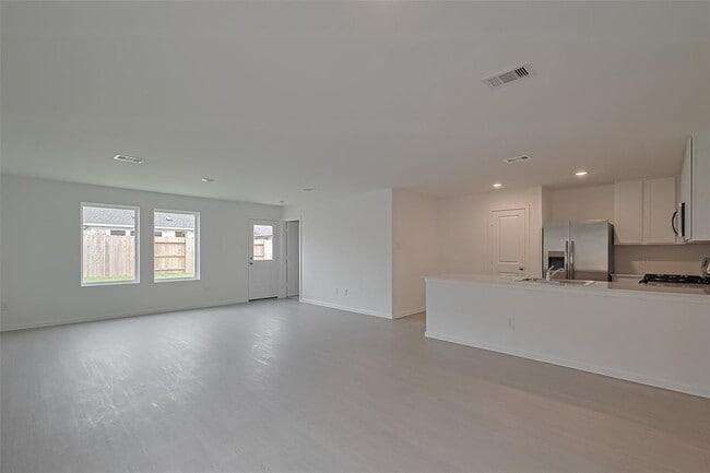 Building Photo - 28930 Rustic Windmill Wy