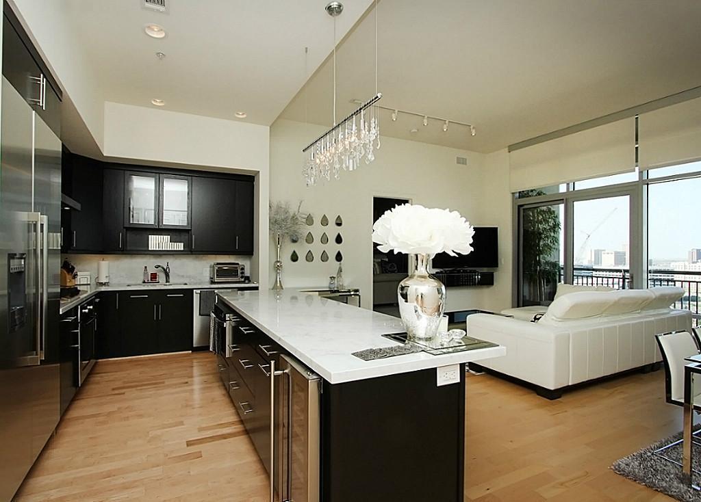 2207 Bancroft Ln Unit 1702, Houston, TX 77027 Condo for Rent in