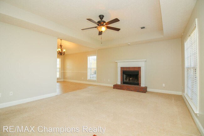 Foto del edificio - 3 br, 2 bath House - 6046 White Pine Dr