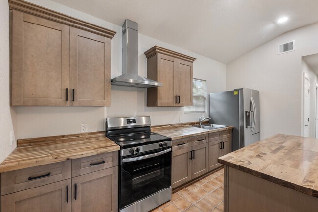 Foto del edificio - 2140 County Rd 235