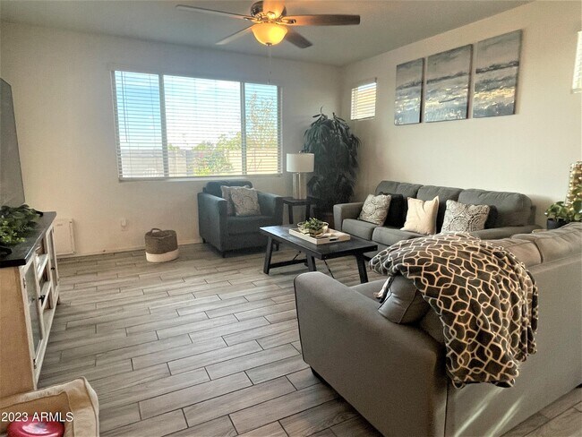 Foto del edificio - 2822 W Apollo Rd