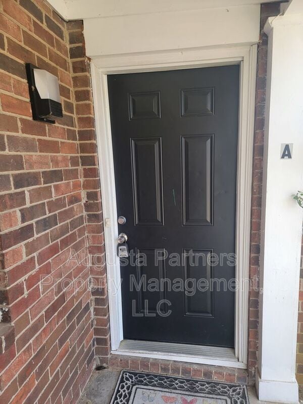 Building Photo - 115 Samarya Ln