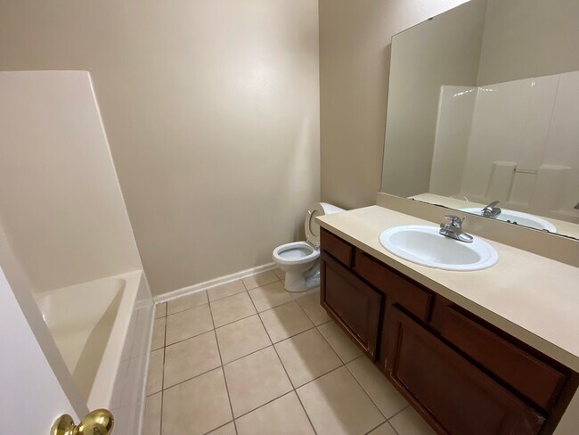 Guest Bathroom - 1418 Manotak Point Dr