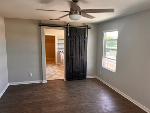 Foto del edificio - 8696 Camden Dr