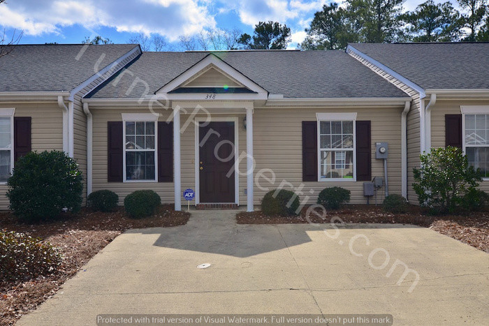 Primary Photo - Cute patio home northeast Columbia