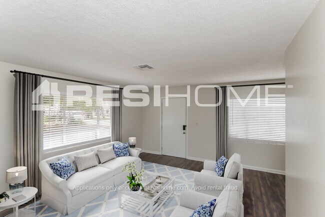 Foto del edificio - 2255 Pelham St Ne