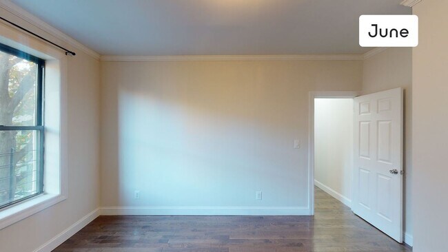 Building Photo - ROOM ONLY in 4-bed/1.0-bath Home
