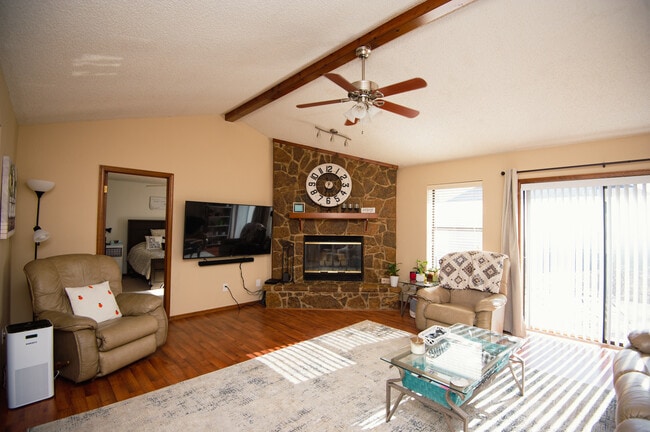 Building Photo - 4901 N Rogers Dr