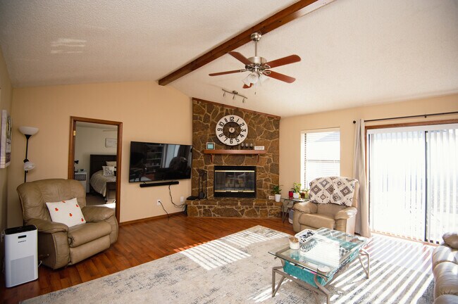 Foto del edificio - 4901 N Rogers Dr