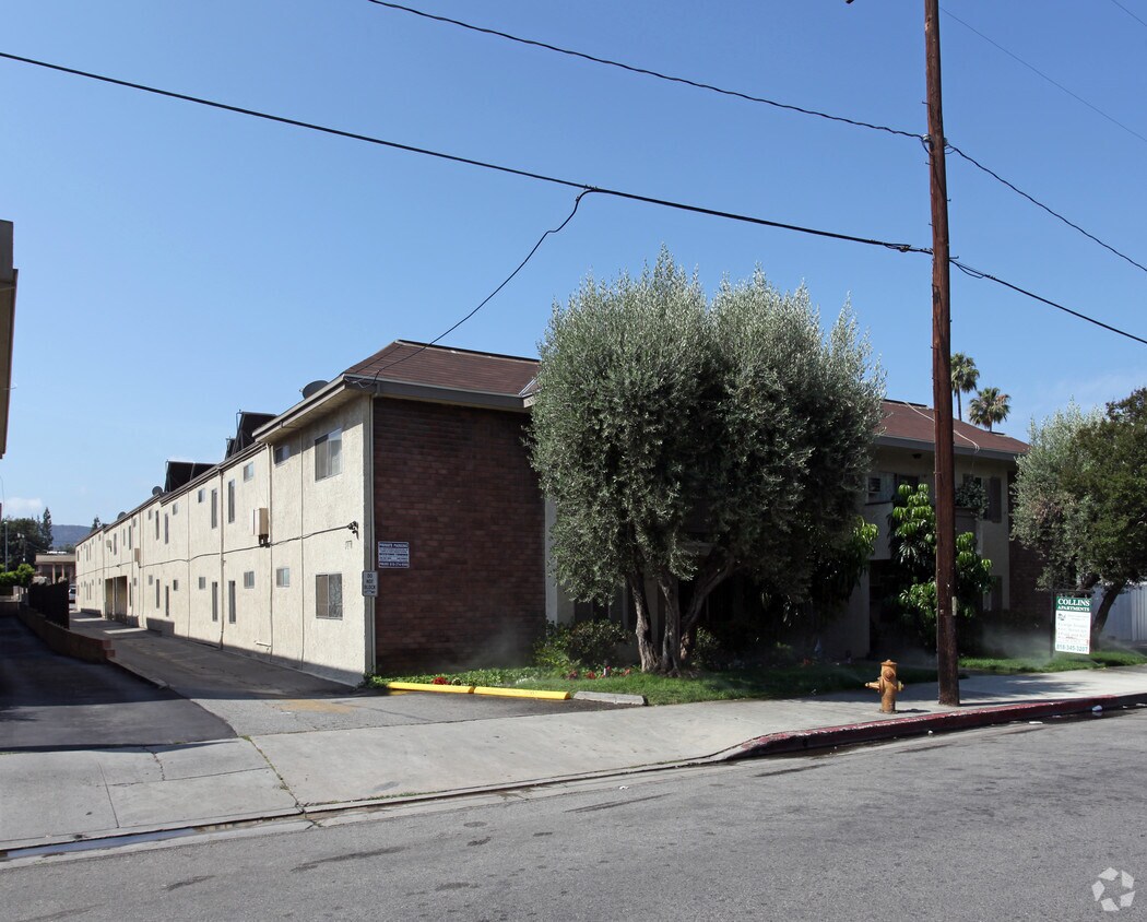 Primary Photo - Collins Apartment