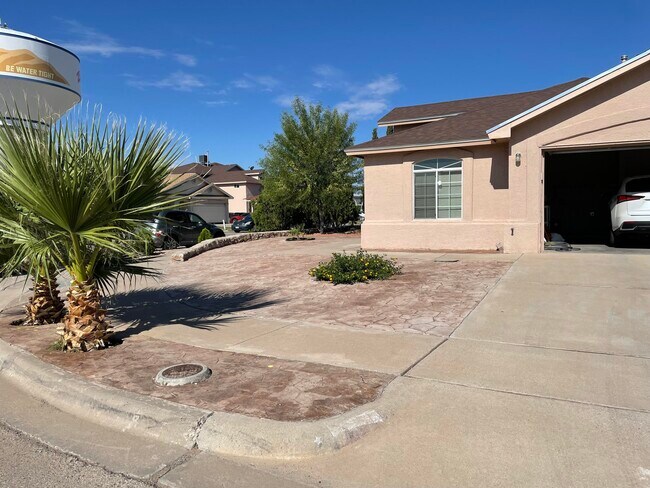 Building Photo - 3057 Manny Aguilera Dr