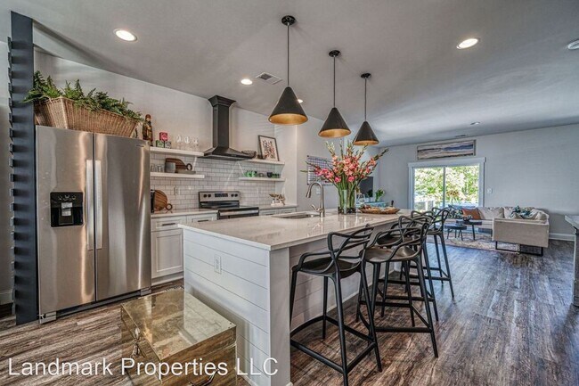 Foto del edificio - 3 br, 3.5 bath House - 1022 Sterling Lane