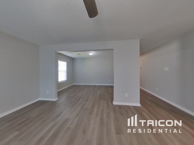 Building Photo - 15680 Del Norte Dr