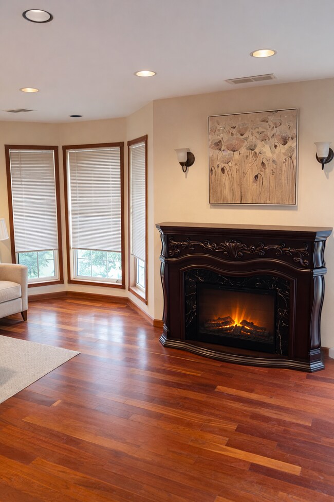 Livingroom - 24 Mulberry St