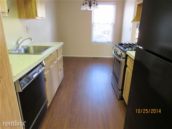 Building Photo - 37314 Charter Oaks Blvd