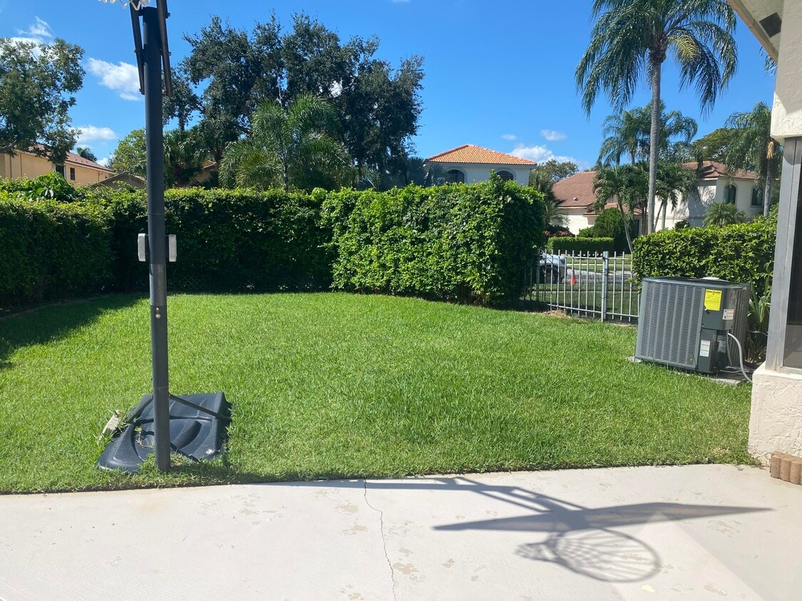 Foto del edificio - 10521 Mendocino Ln