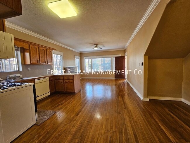 Building Photo - Lovely Belmont Heights Apartment Across Fr...