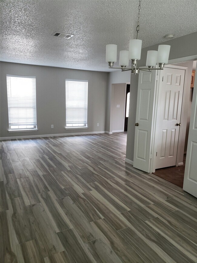 Building Photo - 8714 Warrenford Dr