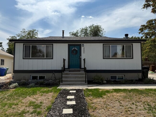 Building Photo - Modern Comfort in the Heart of West Jordan...
