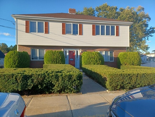 37 Danny Rd. Boston, Ma. 02136 2nd flr - 37 Danny Rd Apartments