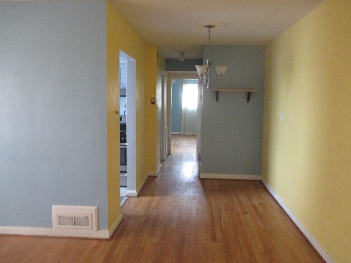 Primary Photo - 2720 7th St NE