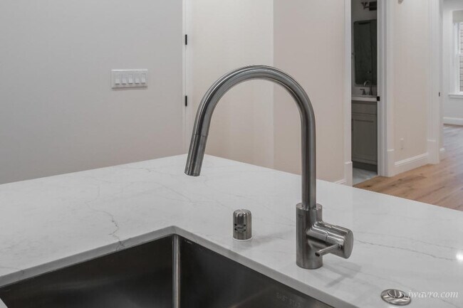 Foto del edificio - 1008 Masonic Ave