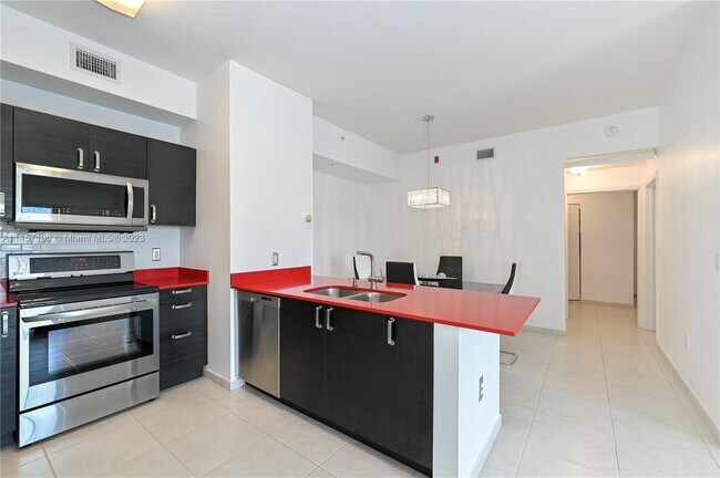 Foto del edificio - 7290 NW 114th Ave