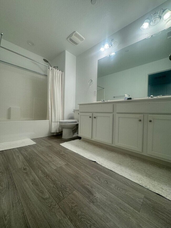Foto del edificio - 4 Bedroom Single Family Home in Elk Grove