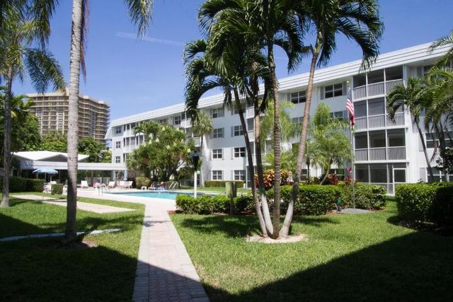 Primary Photo - 800 E Camino Real