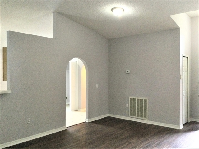 Building Photo - 1615 Alhambra Crest Dr