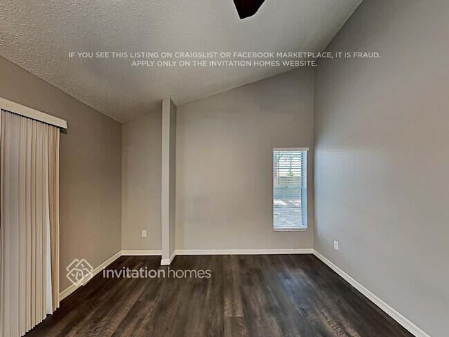 Building Photo - 15111 Roundup Dr