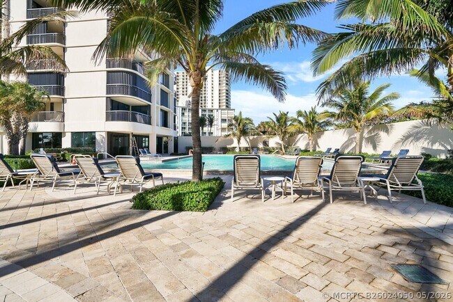Building Photo - 5380 N Ocean Dr